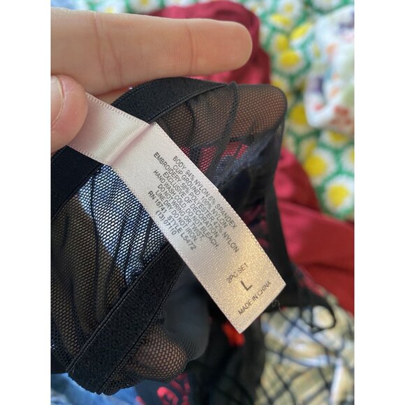 ⭐ 3/$15 Inner Secrets Large Black Mesh Chemise Red Heart Floral Embroidery - Picture 9 of 9